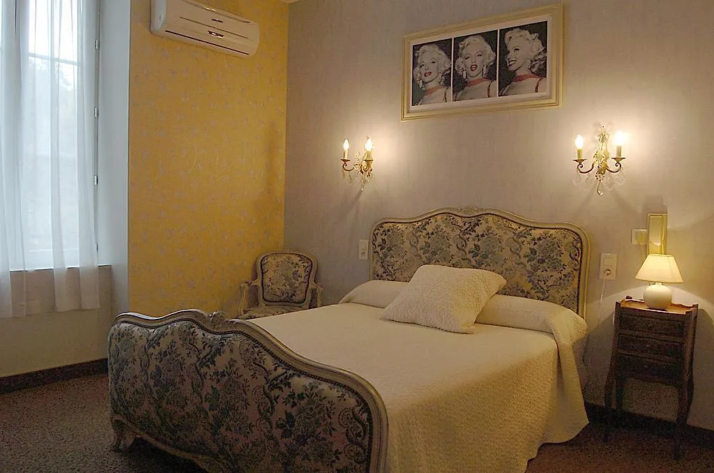 Entraygues-sur-Truyère Hotel Du Lion D'Or 3*,